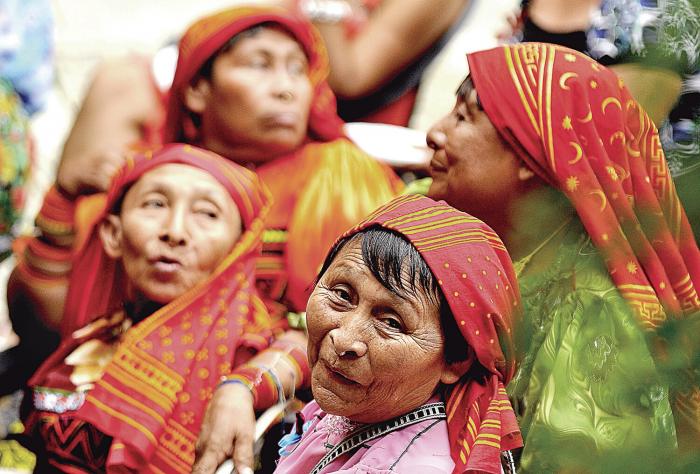 mujeres con saberes de las comunidades ancestrales