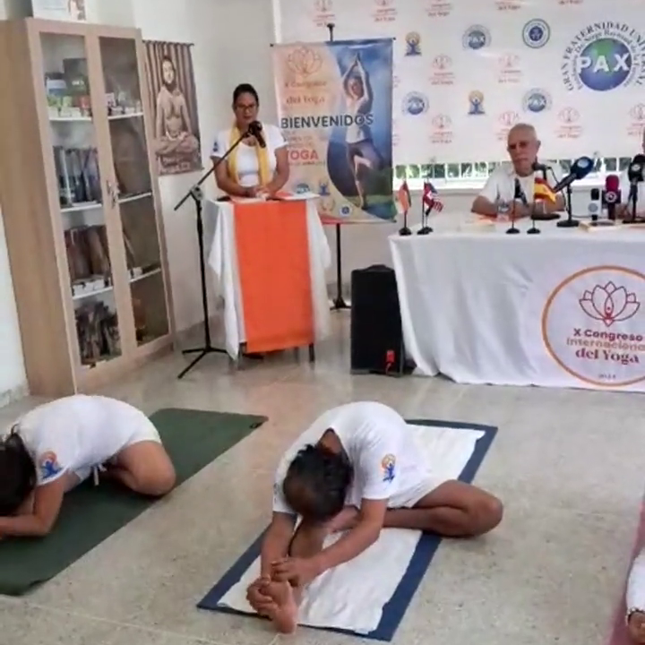 Rueda de Prensa - Demostración de Pre Yoga